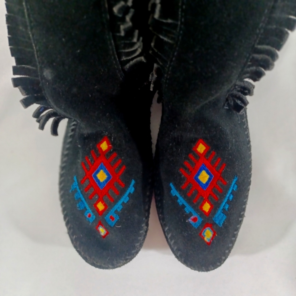 Suede Boots Used Embroidered On Top Leather Suede Minnetonka(Scuff) See pictures